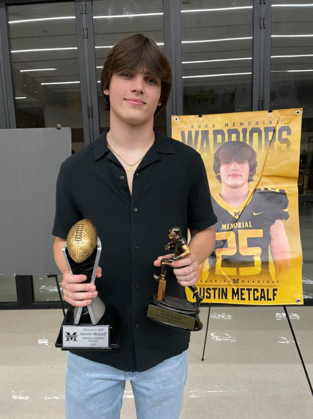 Grief, outrage in community after Frisco track meet stabbing leaves  student-athlete dead - CBS Texas