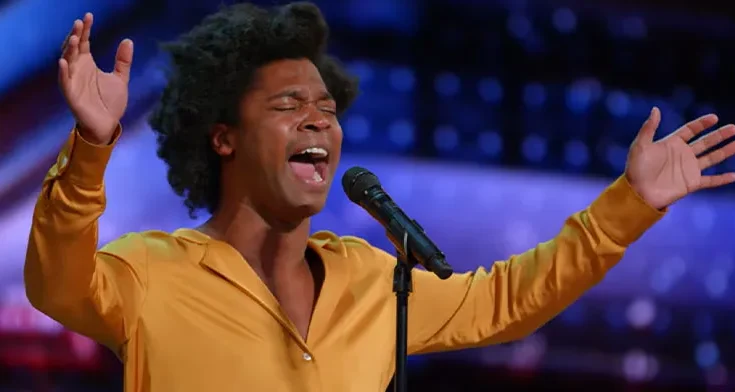 A Voice That Stopped Everyone and Turned a Moment Into Magic