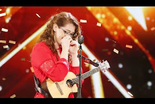 Mandy Harvey: The Deaf Singer Who Touched Hearts and Won Simon Cowell’s GOLDEN BUZZER on America’s Got Talent 🎤🌟