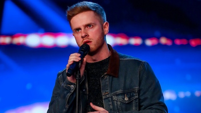 He Sang for His Brother — And Brought the Whole Audience to Tears