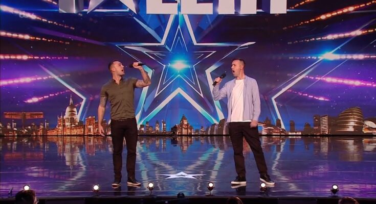 Two Soldiers Walked Onstage… Then the Entire Audience Started Smiling