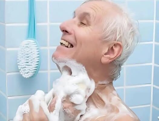 The Best Way to Shower After Age 65: What Experts Recommend – Dogrupara News
