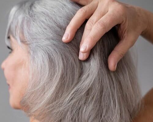 The Surprising Social Reactions to Letting Hair Go Gray – Dogrupara News
