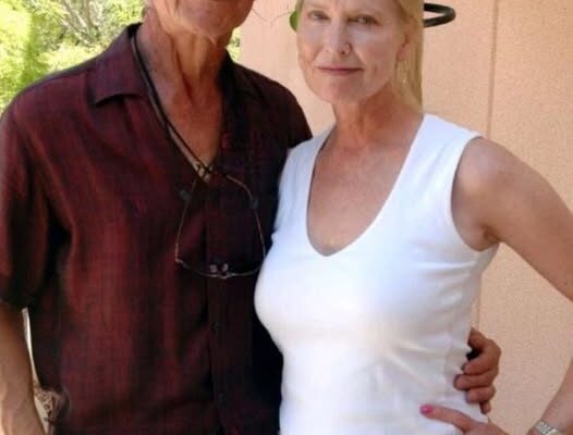 Rare Photo of a Beloved Actor and His Wife Captures Fans’ Attention – Dogrupara News