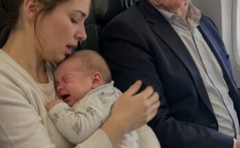 An Exhausted Mother Fell Asleep on a Stranger’s Shoulder—What He Did Next Stunned the Entire Plane –