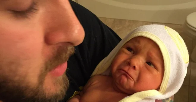 Dad posted a photo of his newborn daughter online and it saved her life – Dogrupara News