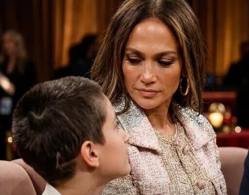 Jennifer Lopez Steps Out with Daughter Emme for a Stylish Salon Visit in Los Angeles – Dogrupara News