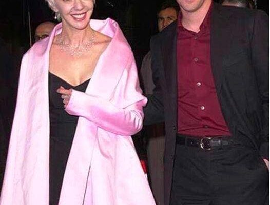 At 77, Keanu Reeves’ Mother Stuns with Timeless Elegance – Dogrupara News