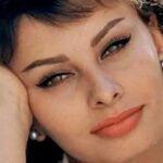 “Looks nothing like her former self!” Sophia Loren, 88, barely moves her legs