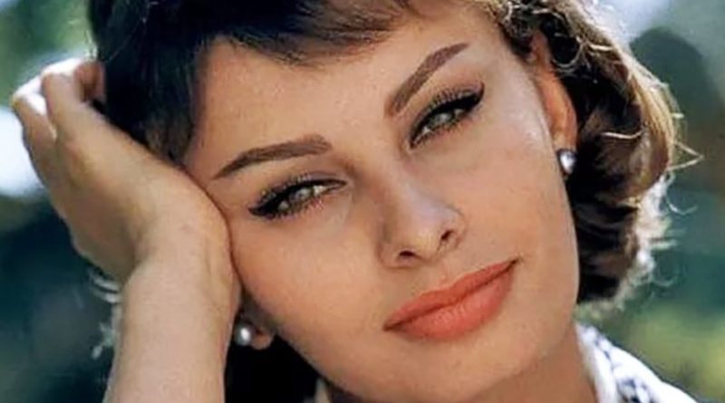 “Looks nothing like her former self!” Sophia Loren, 88, barely moves her legs
