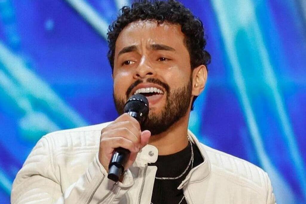 Whitney + Mariah? This Brazilian Singer Hits Unthinkable High Notes !!!