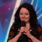 Nervous Cleaning Lady Walks Onstage… Then “Wild Horses” Has Everyone on Their Feet