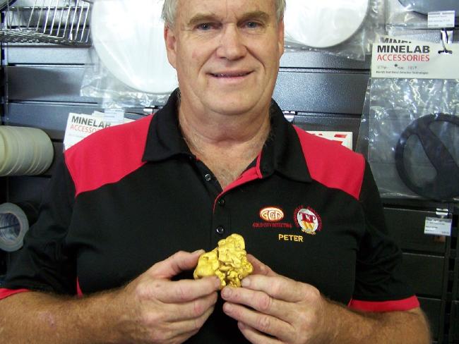 The prospector found a 1.2-kilogram gold nugget valued at $63,000 hidden just beneath the ground – and he says there’s more nearby. – Amazing