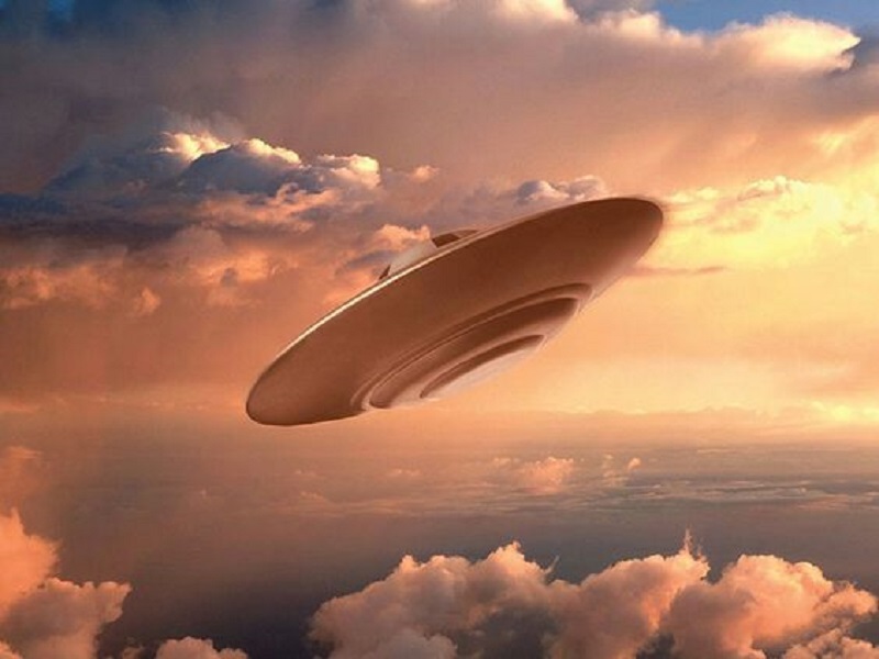 Disc-Shaped UFOs: The Classic Flying Saucer Form – Amazing