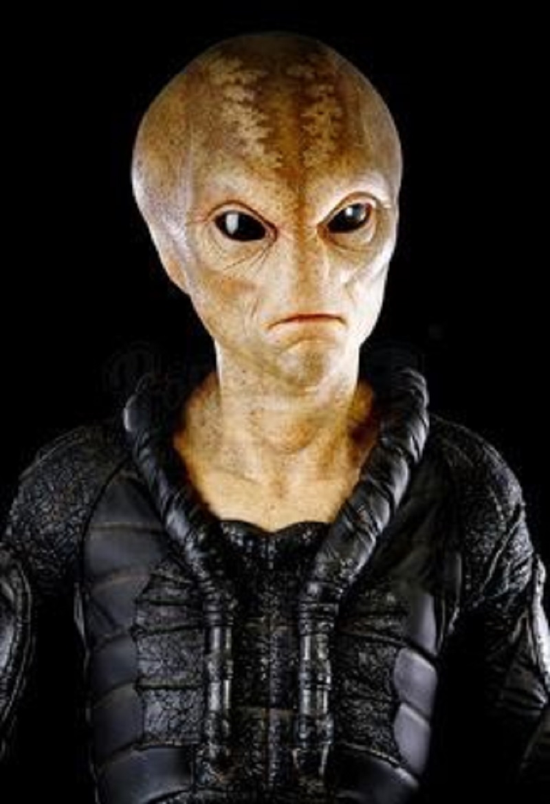 Alien Fashion: Do ETs Have Clothing and Accessories? – Amazing