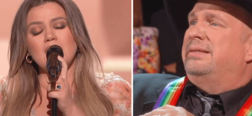 Kelly Clarkson’s performance of “The Dance” moves Garth Brooks